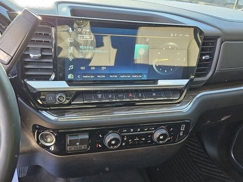 Used 2025 Chevrolet Silverado 3500 LT w/ Convenience Package image 21