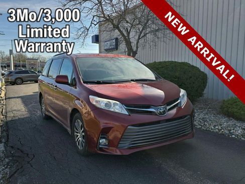 Used 2019 Toyota Sienna XLE image 1