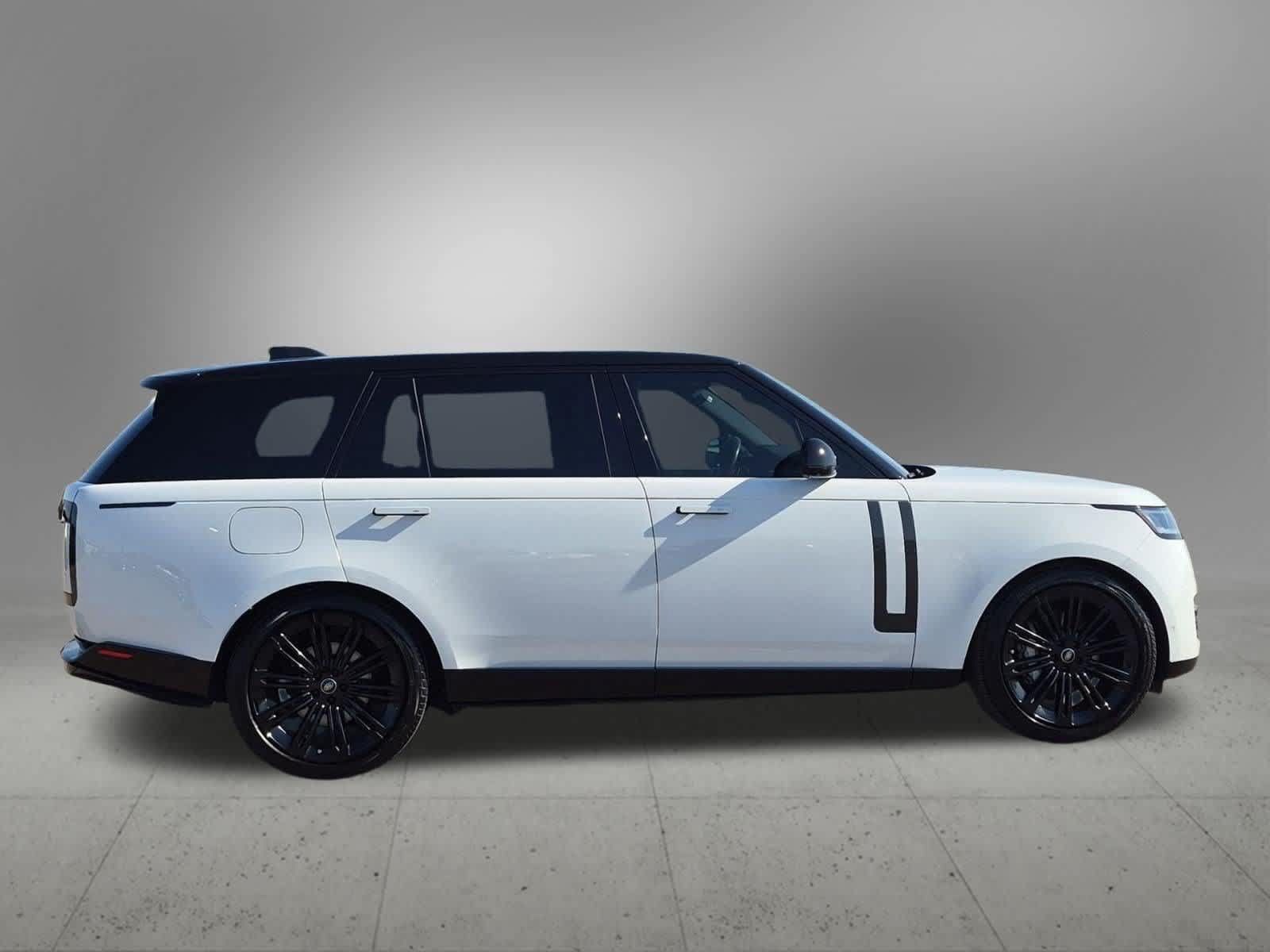 Used 2024 Land Rover Range Rover Long Wheelbase SE AWD/4WD image 7
