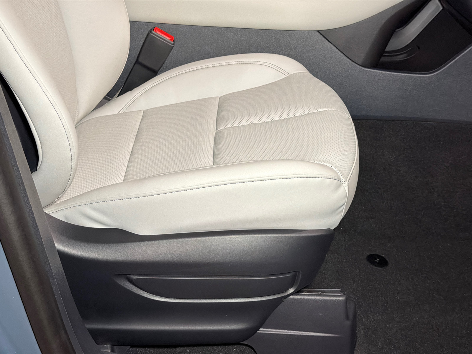 New 2027 Lincoln Aviator AWD image 13