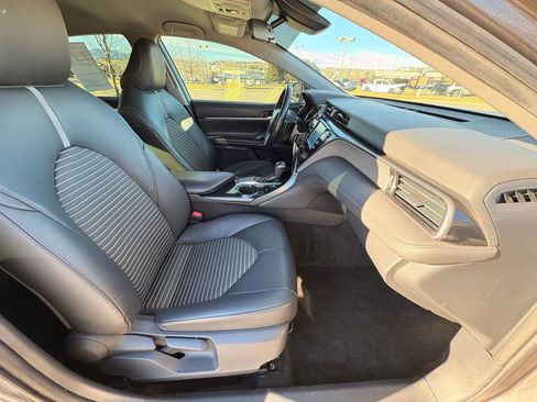 Used 2019 Toyota Camry SE image 33