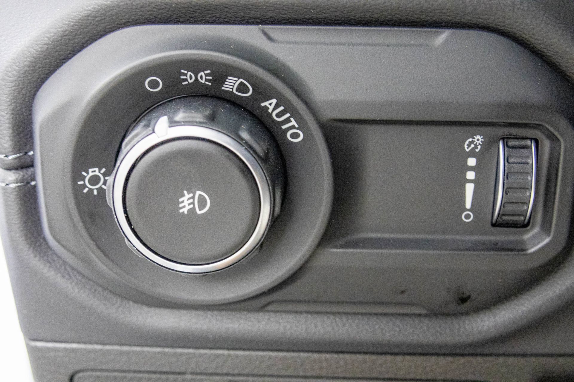 New 2027 Jeep Wrangler Unlimited Sahara AWD/4WD image 32