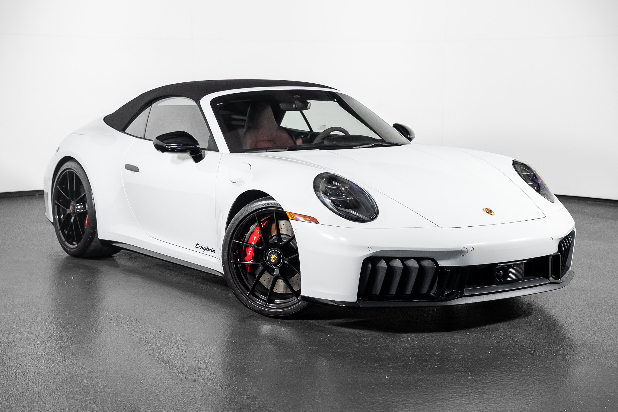 Used 2025 Porsche 911 Carrera 4 GTS AWD/4WD image 4