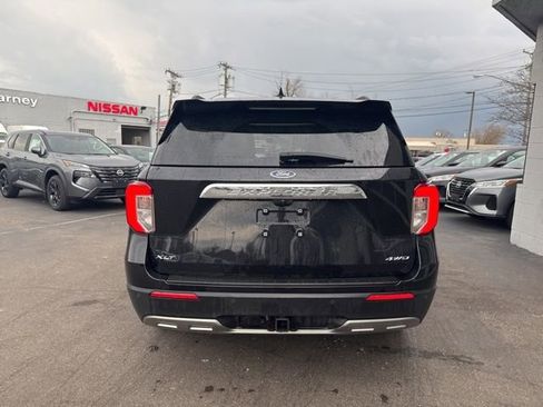 Used 2021 Ford Explorer XLT w/ Equipment Group 202A AWD/4WD image 3