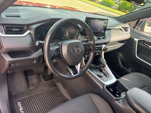 Used 2022 Toyota RAV4 SE AWD/4WD image 13