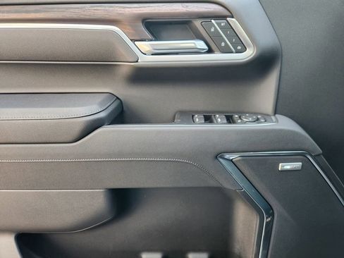 New 2026 GMC Sierra 1500 SLT image 16