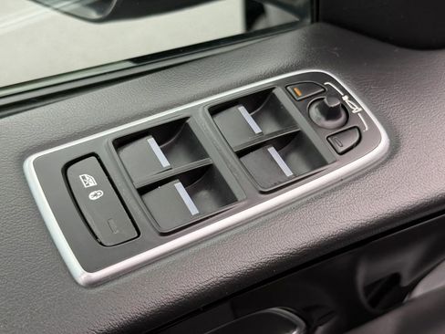 Used 2018 Jaguar F-PACE Premium AWD/4WD image 18