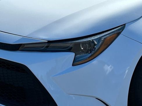 Used 2021 Toyota Corolla LE FWD image 11