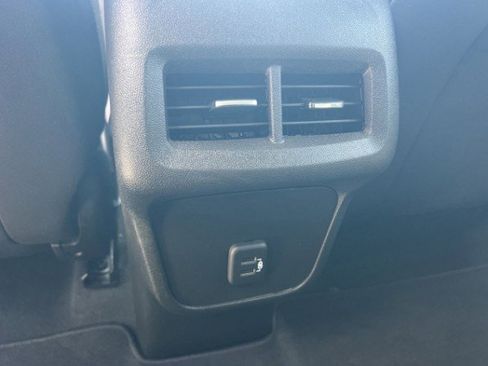 Used 2022 Chevrolet Equinox LT image 6