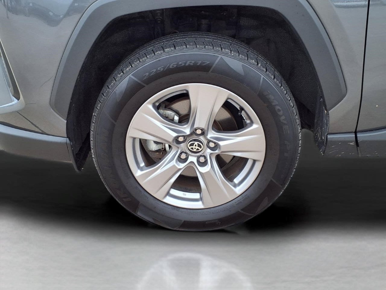Used 2025 Toyota RAV4 XLE AWD/4WD image 10