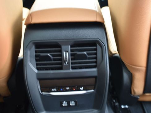 Used 2025 BMW i4 eDrive40 w/ Premium Package RWD image 17