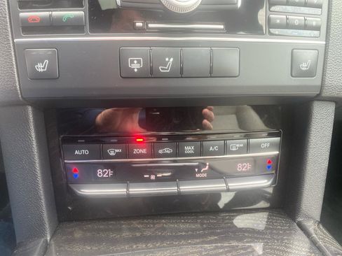 Used 2011 Mercedes-Benz E 350 4MATIC Sedan image 18