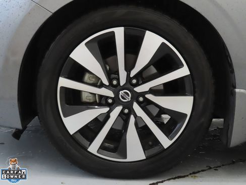 Used 2021 Nissan Sentra SV w/ SV Premium Package FWD image 27