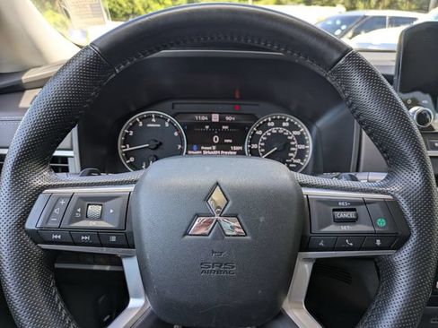 Used 2024 Mitsubishi Outlander SE FWD image 29