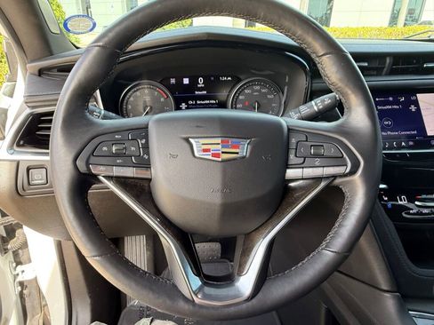 Used 2020 Cadillac XT6 Premium Luxury image 32