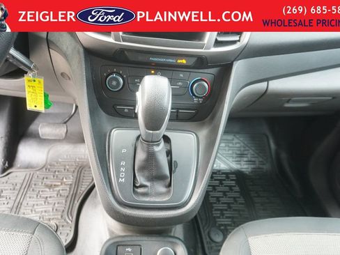 Used 2019 Ford Transit Connect XL image 17