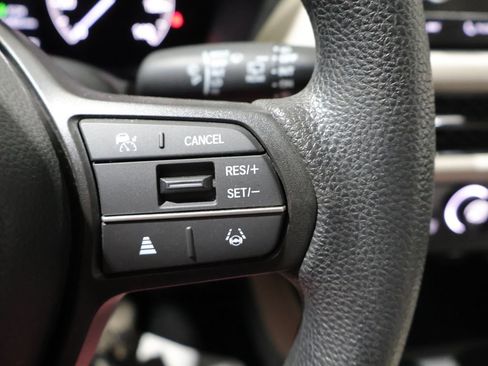 Used 2024 Honda HR-V LX image 35