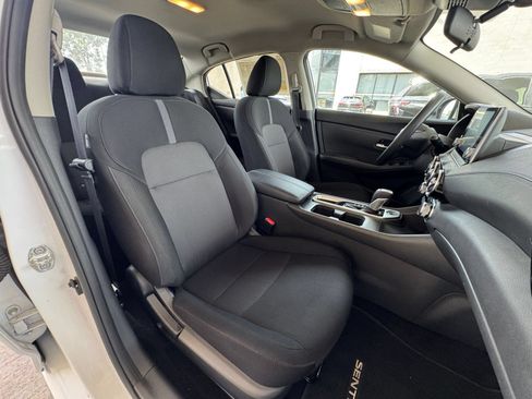 Used 2025 Nissan Sentra SV FWD image 30