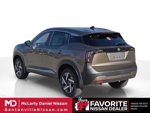 New 2026 Nissan Kicks SV w/ SV Premium Package FWD image 4