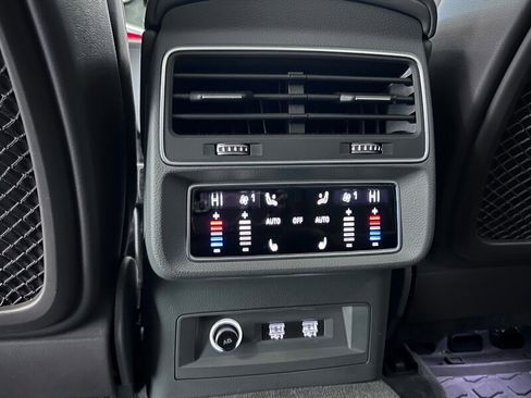 Used 2019 Audi Q8 Prestige image 40