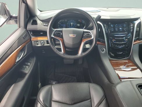 Used 2020 Cadillac Escalade Premium Luxury RWD image 12