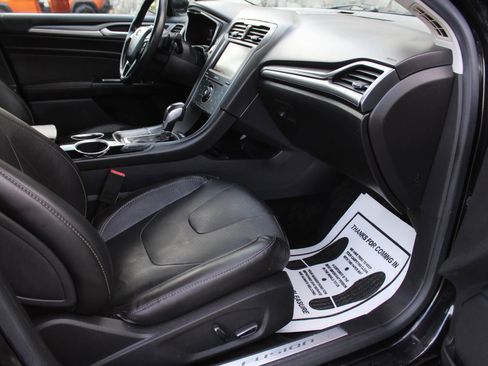 Used 2013 Ford Fusion Titanium image 17
