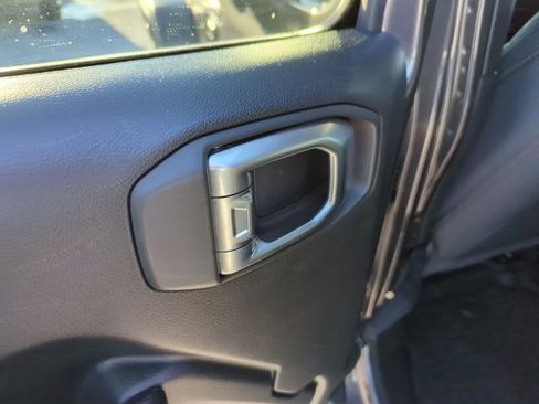 Used 2020 Jeep Wrangler Unlimited Sport image 24