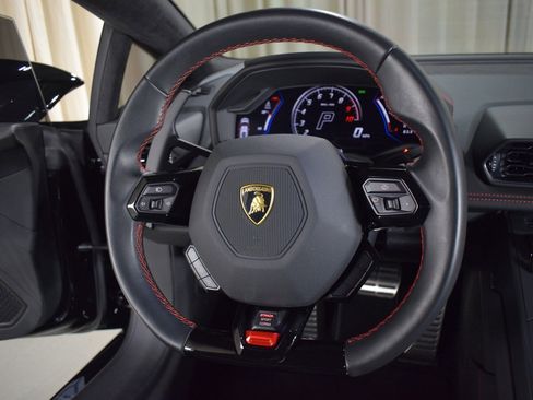 Used 2023 Lamborghini Huracan EVO image 25