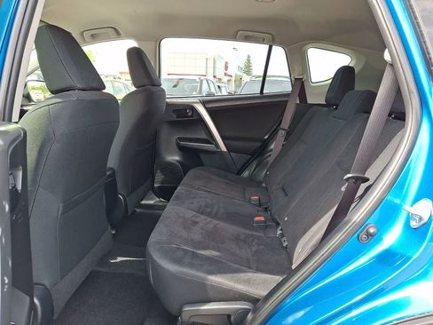 Used 2016 Toyota RAV4 LE AWD/4WD image 12
