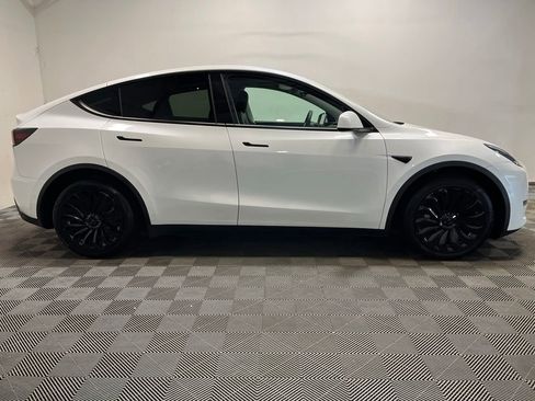 Used 2021 Tesla Model Y Long Range AWD/4WD image 3