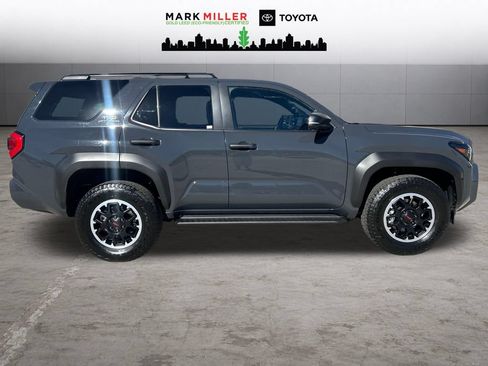 Certified 2025 Toyota 4Runner TRD Off-Road Premium AWD/4WD image 7