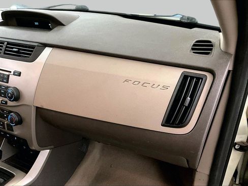 Used 2011 Ford Focus SE FWD image 15