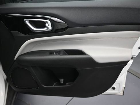 Used 2024 Jeep Compass Limited image 29