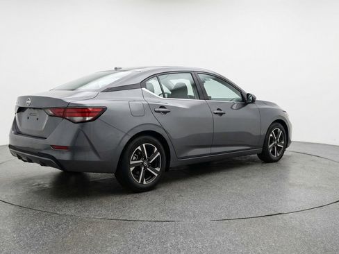 Used 2025 Nissan Sentra SV image 9