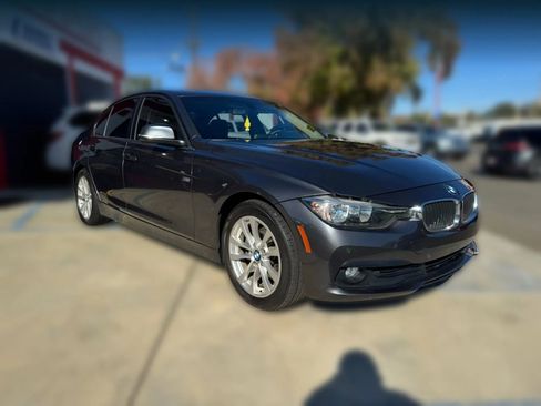 Used 2016 BMW 320i Sedan image 8