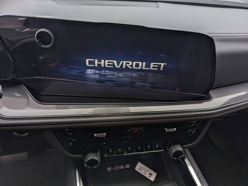 New 2026 Chevrolet Suburban RST image 25