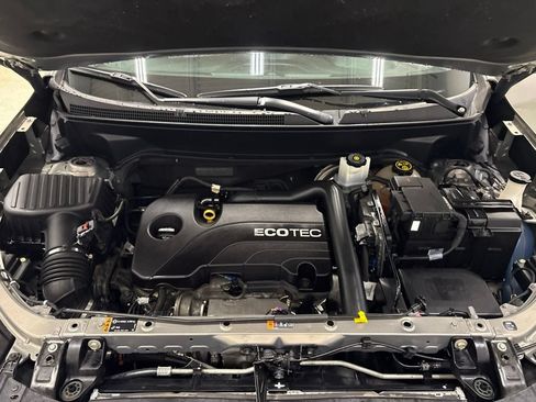 Used 2018 Chevrolet Equinox LT AWD/4WD image 10