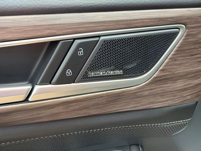Certified 2026 Volkswagen Atlas SEL Premium R-Line AWD/4WD image 7