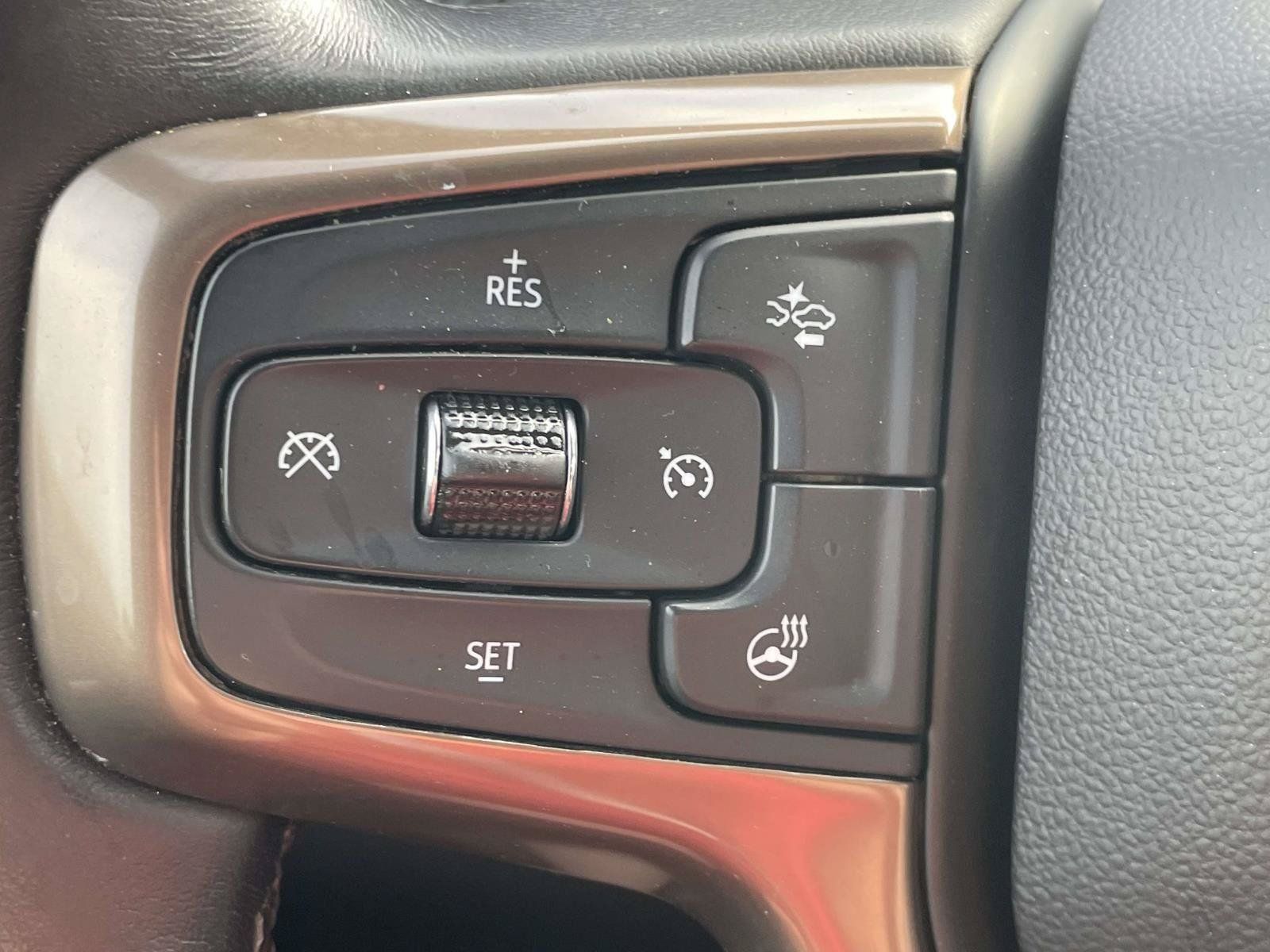 Used 2023 Chevrolet Silverado 2500 High Country w/ Technology Package AWD/4WD image 27