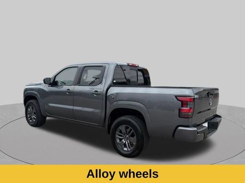 Used 2025 Nissan Frontier SV AWD/4WD image 12