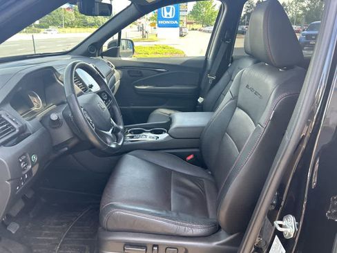 Used 2024 Honda Passport Black Edition image 12