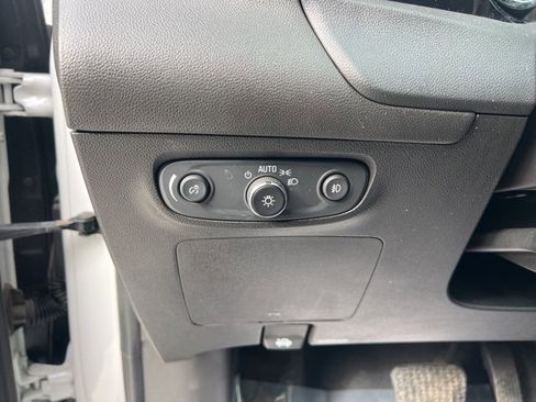 Used 2021 Buick Encore GX Essence w/ Experience Buick Package image 23