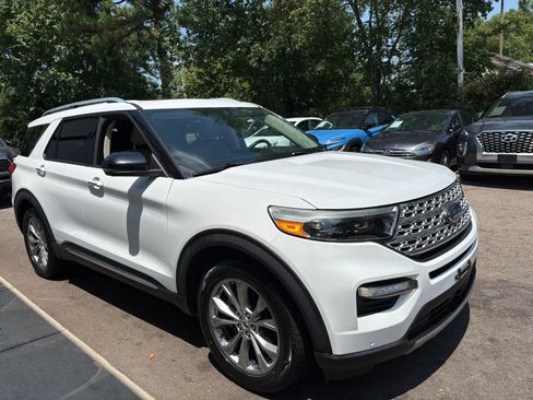 Used 2021 Ford Explorer Limited w/ Equipment Group 301A RWD image 4