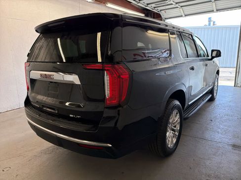 Used 2023 GMC Yukon XL SLT w/ SLT Premium Package image 5