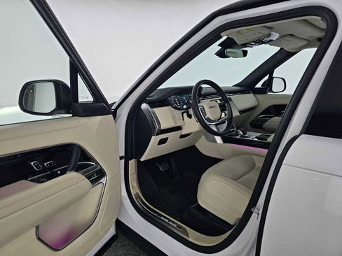 Used 2025 Land Rover Range Rover SE AWD/4WD image 19