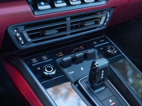 Certified 2024 Porsche 911 Carrera S w/ Sport Package image 31