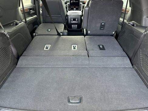 Used 2025 GMC Yukon Denali image 16