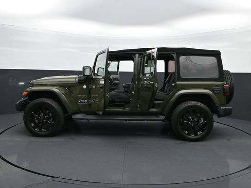 Used 2024 Jeep Wrangler Unlimited Sahara w/ Technology Group AWD/4WD image 43