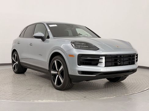 Used 2025 Porsche Cayenne image 7