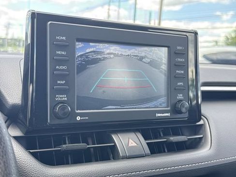 Used 2022 Toyota RAV4 LE AWD/4WD image 17